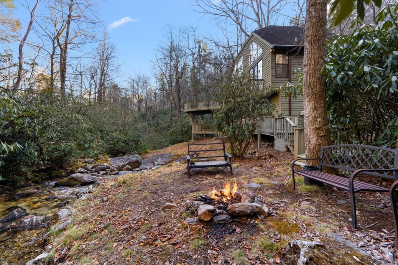 Highlands, North Carolina, 28741, United States, 3 Bedrooms Bedrooms, ,3 BathroomsBathrooms,Residential,For Sale,1726274
