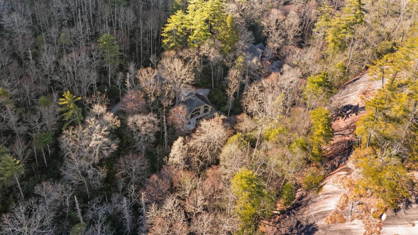 Highlands, North Carolina, 28741, United States, 3 Bedrooms Bedrooms, ,3 BathroomsBathrooms,Residential,For Sale,1726274