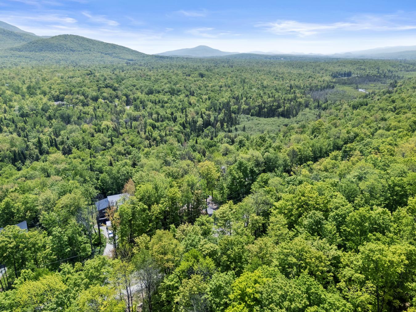 Eastman, QC, J0E1P0, Canada, 3 Bedrooms Bedrooms, ,2 BathroomsBathrooms,Residential,For Sale,1726271