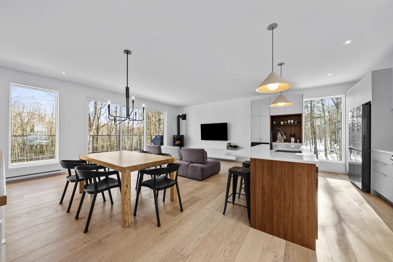 Eastman, QC, J0E1P0, Canada, 3 Bedrooms Bedrooms, ,2 BathroomsBathrooms,Residential,For Sale,1726271