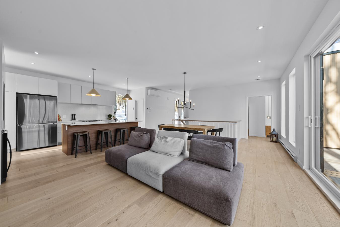 Eastman, QC, J0E1P0, Canada, 3 Bedrooms Bedrooms, ,2 BathroomsBathrooms,Residential,For Sale,1726271