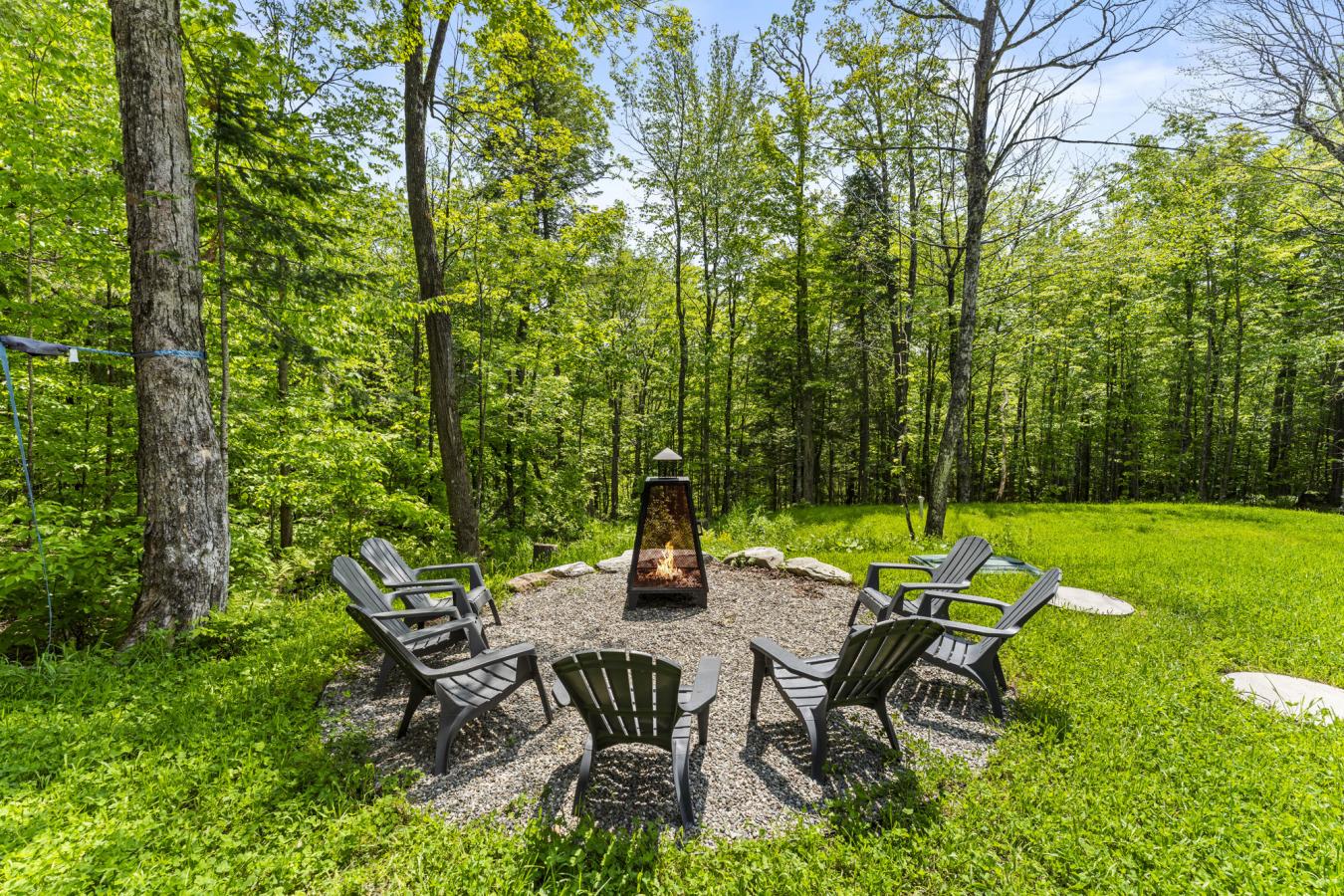 Eastman, QC, J0E1P0, Canada, 3 Bedrooms Bedrooms, ,2 BathroomsBathrooms,Residential,For Sale,1726271