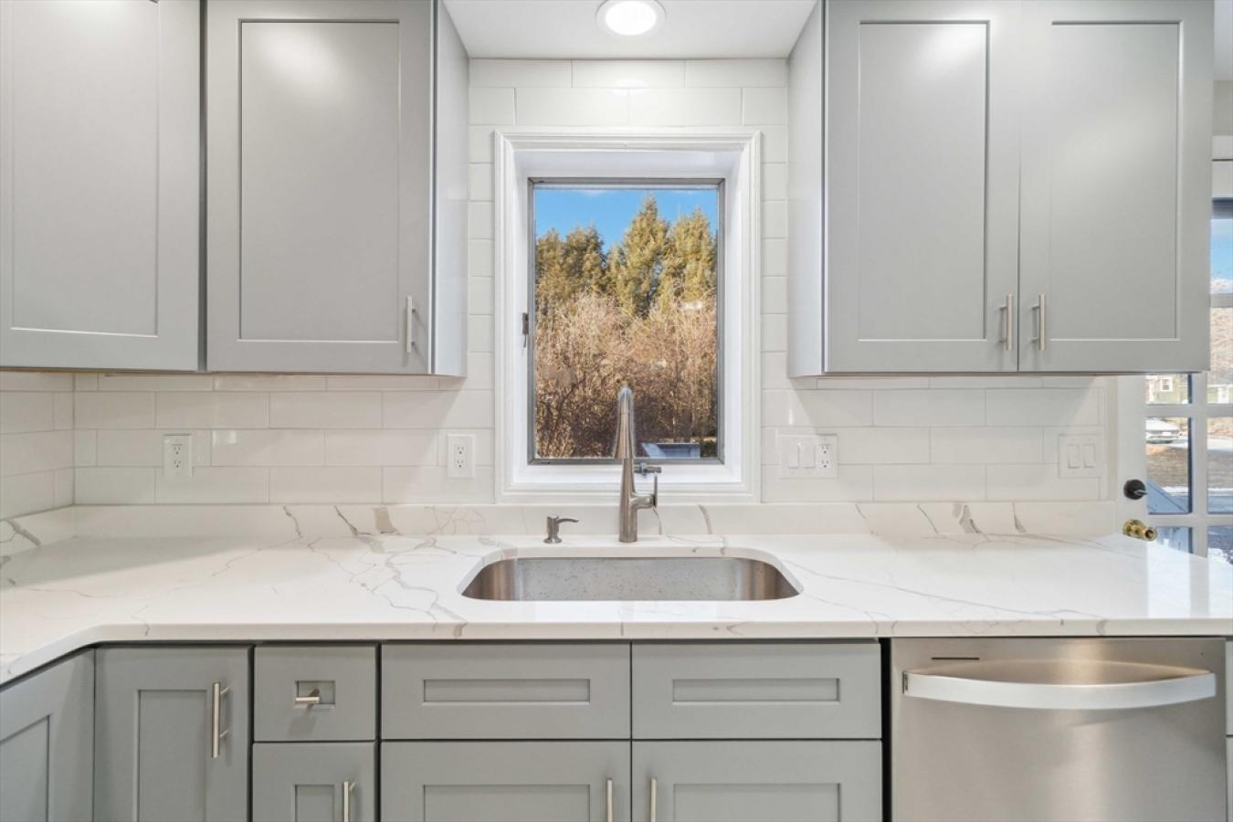 Southborough, Massachusetts, 01772, United States, 3 Bedrooms Bedrooms, ,2 BathroomsBathrooms,Residential,For Sale,1726264