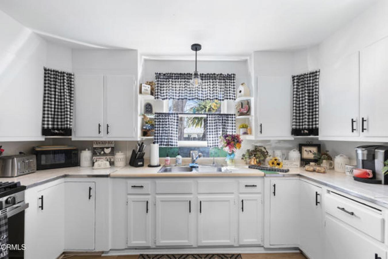 Ventura, California, 93001, United States, 3 Bedrooms Bedrooms, ,1 BathroomBathrooms,Residential,For Sale,1725658