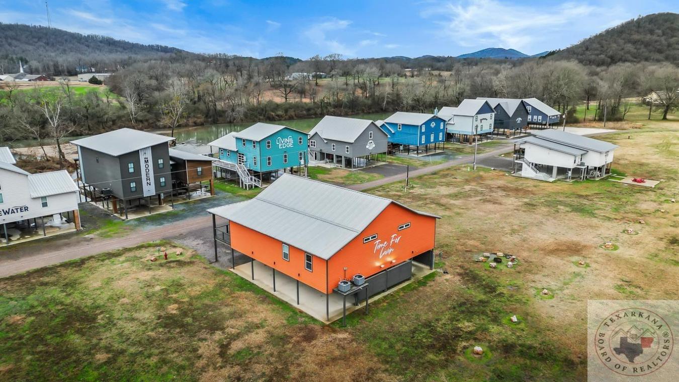 Glenwood, Arkansas, 71943, United States, 5 Bedrooms Bedrooms, ,4 BathroomsBathrooms,Residential,For Sale,1726541