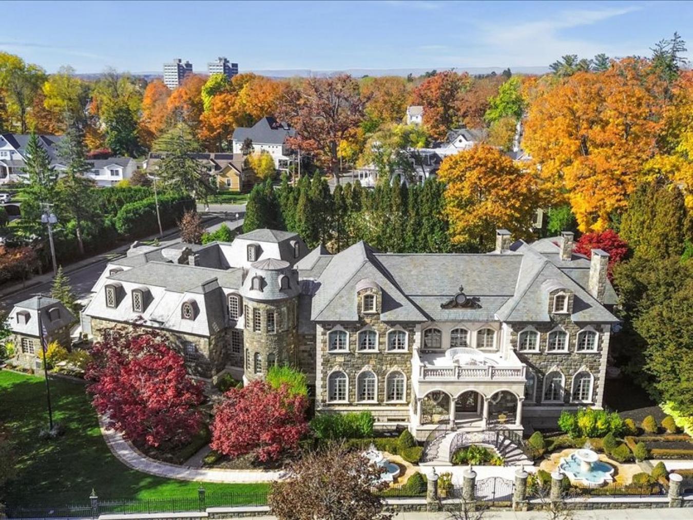 Saratoga Springs, New York, 12866, United States, 6 Bedrooms Bedrooms, ,7 BathroomsBathrooms,Residential,For Sale,1725656