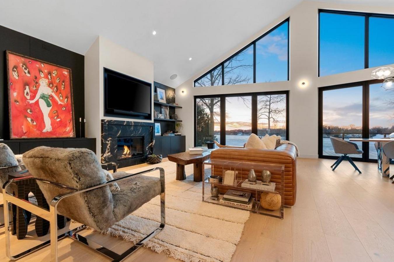 LEDGEVIEW, Wisconsin, 54115, United States, 4 Bedrooms Bedrooms, ,4 BathroomsBathrooms,Residential,For Sale,1726535