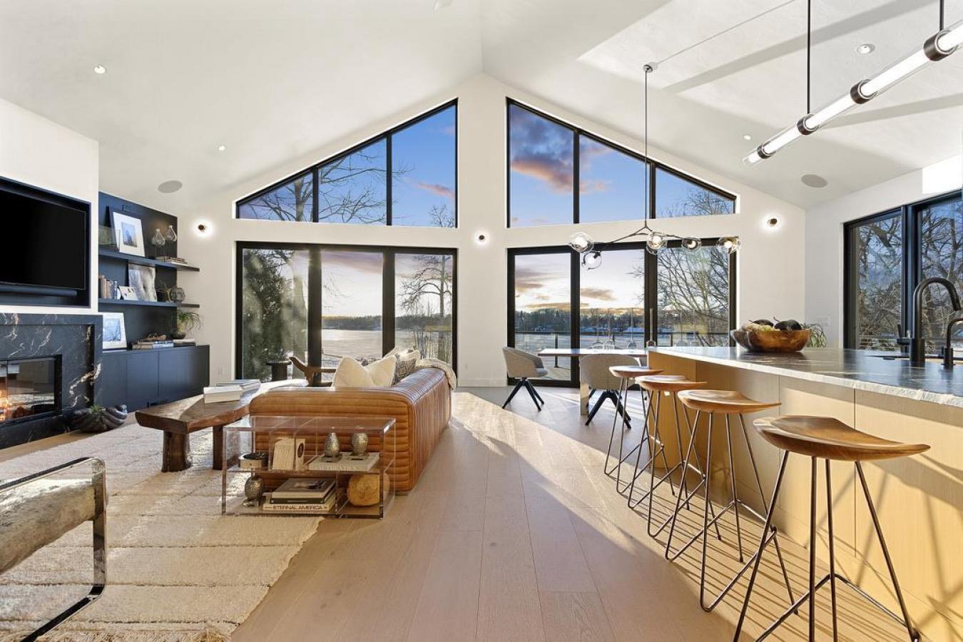 LEDGEVIEW, Wisconsin, 54115, United States, 4 Bedrooms Bedrooms, ,4 BathroomsBathrooms,Residential,For Sale,1726535