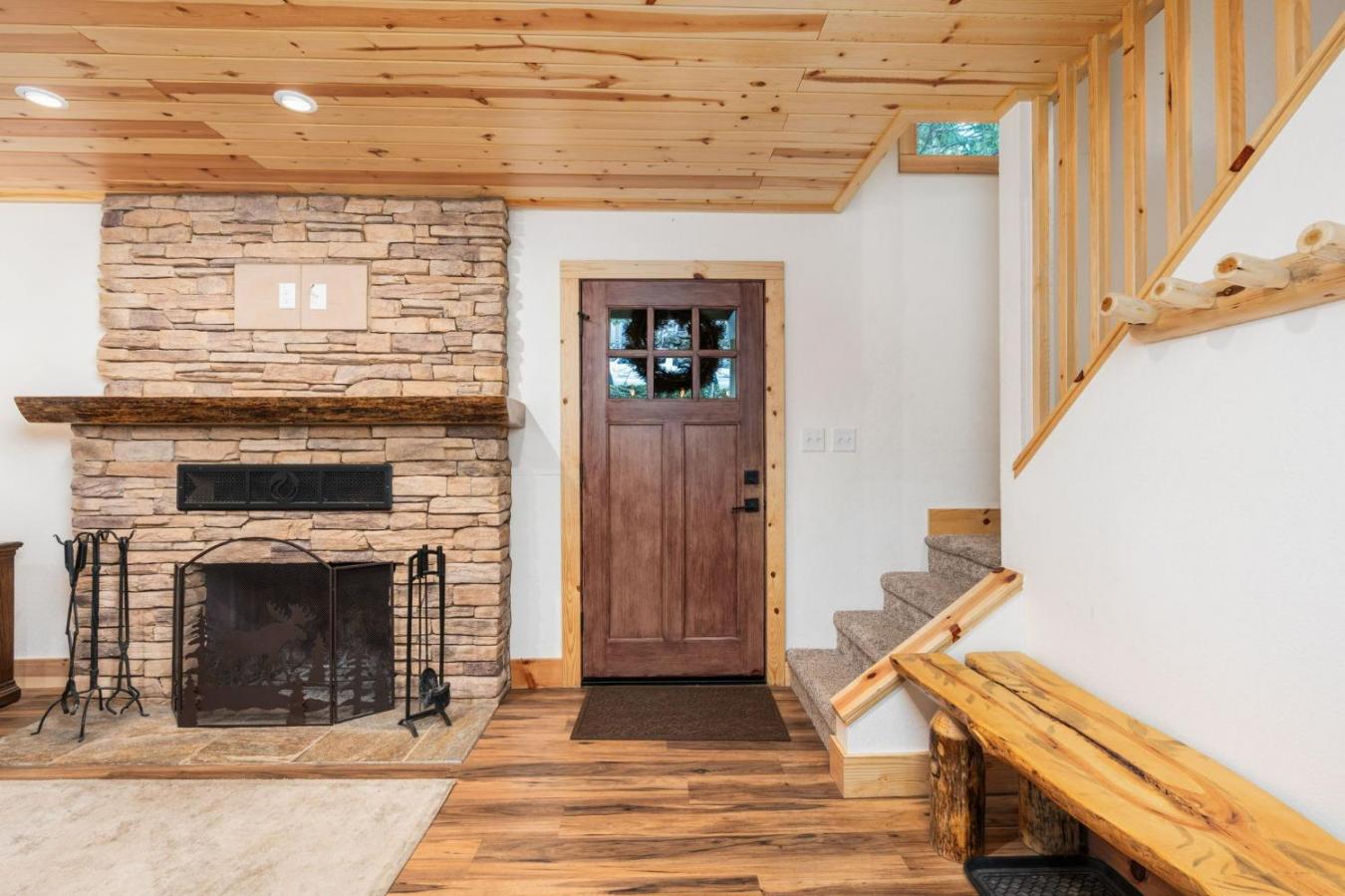 Shaver Lake, California, 93664, United States, 4 Bedrooms Bedrooms, ,3 BathroomsBathrooms,Residential,For Sale,1727080