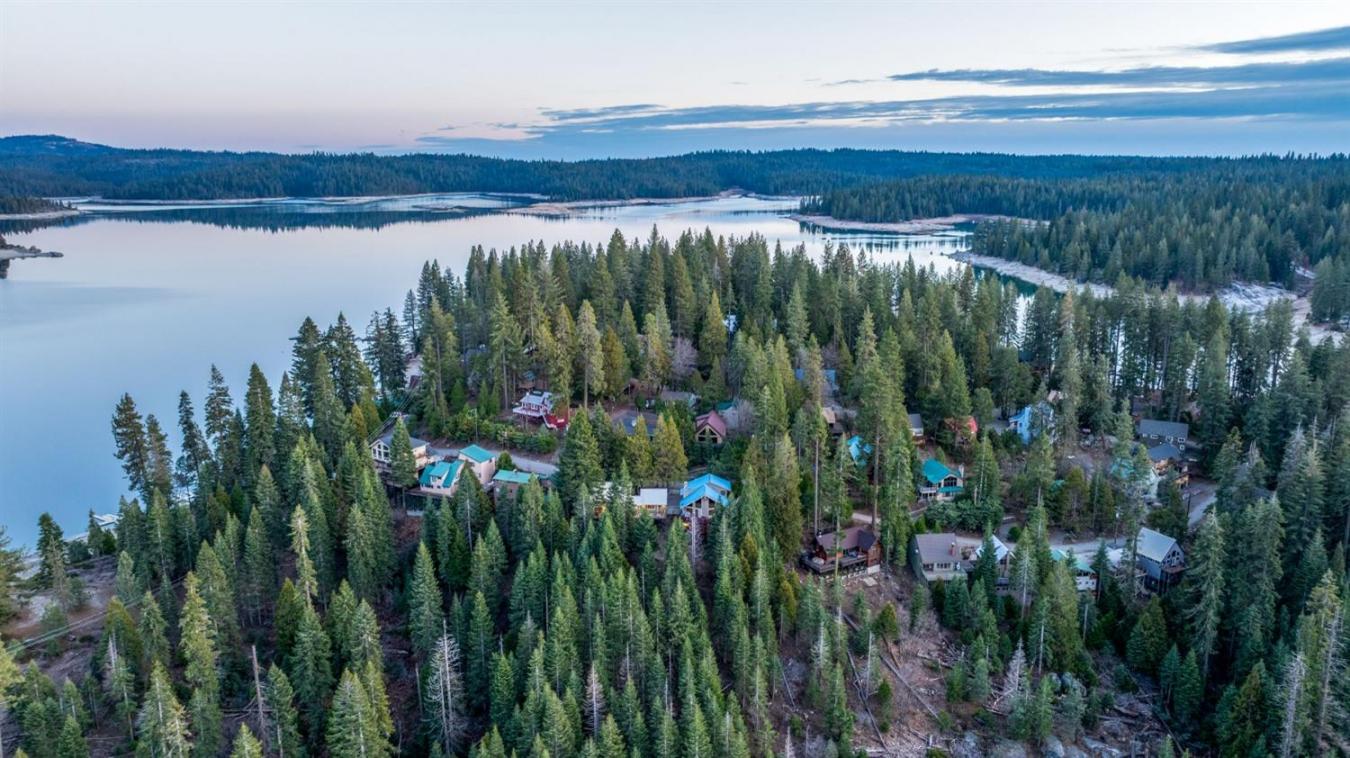 Shaver Lake, California, 93664, United States, 4 Bedrooms Bedrooms, ,3 BathroomsBathrooms,Residential,For Sale,1727080