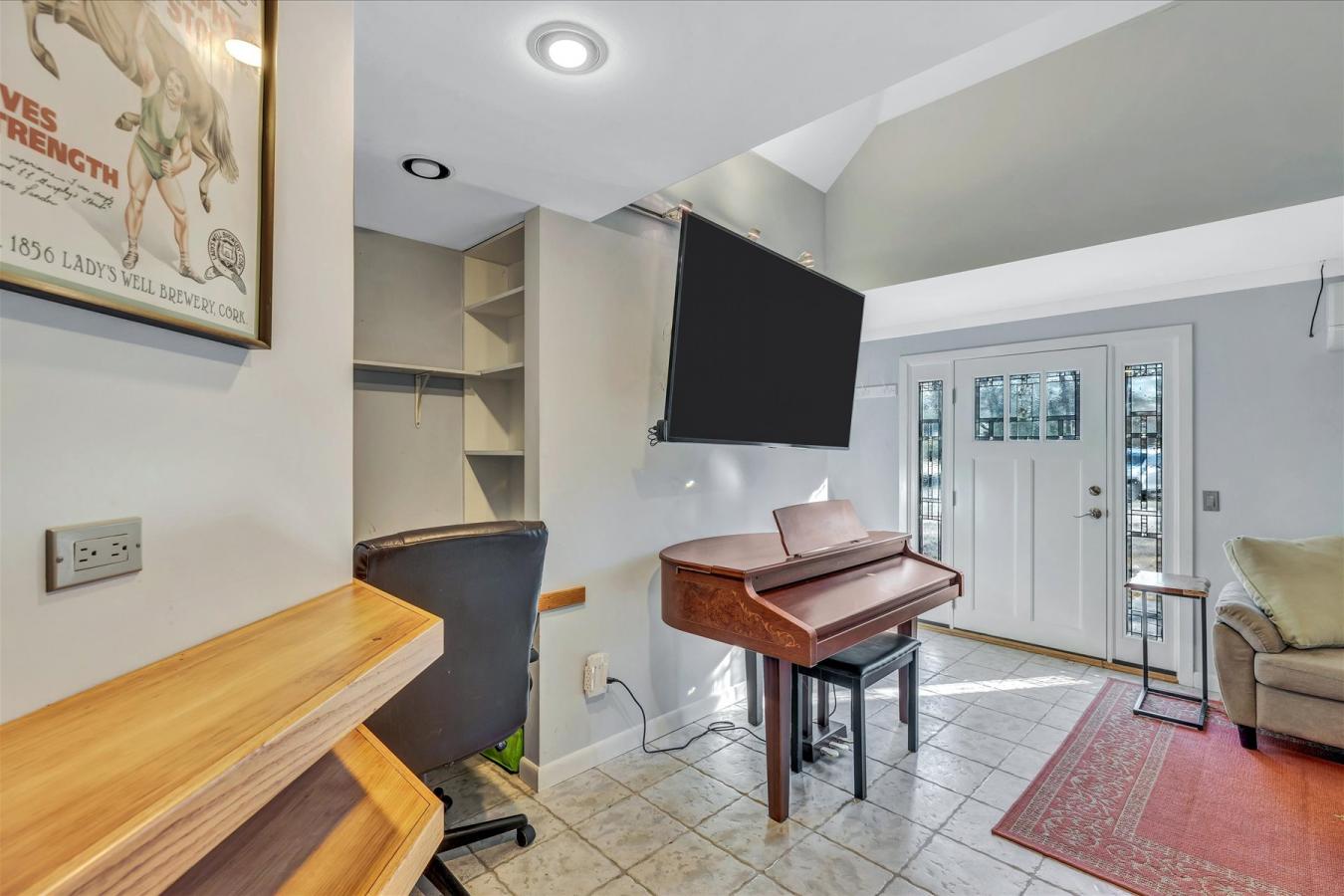 East Falmouth, Massachusetts, 02574, United States, 2 Bedrooms Bedrooms, ,1 BathroomBathrooms,Residential,For Sale,1726507