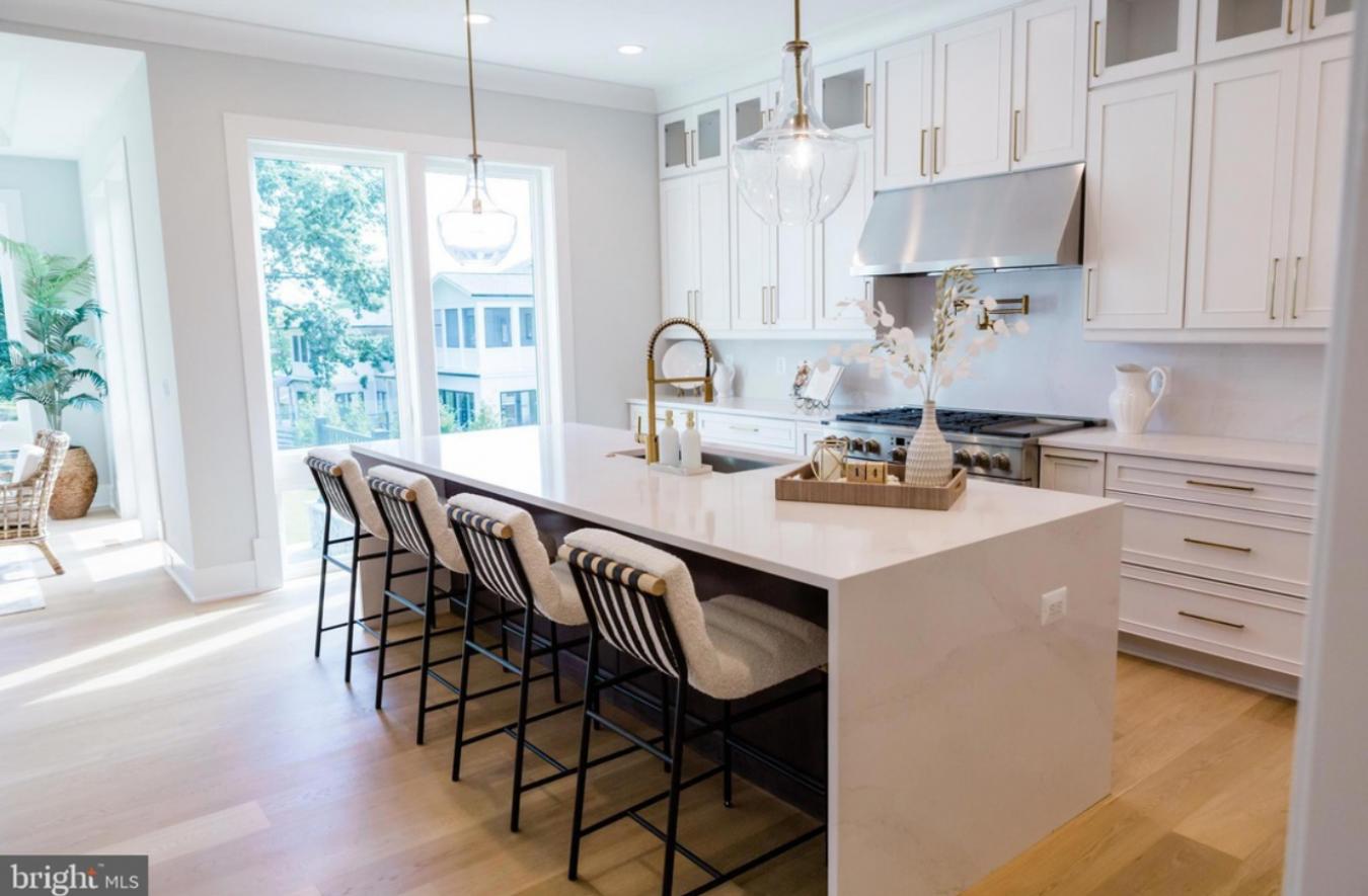 McLean, Virginia, 22101, United States, 6 Bedrooms Bedrooms, ,7 BathroomsBathrooms,Residential,For Sale,1790116