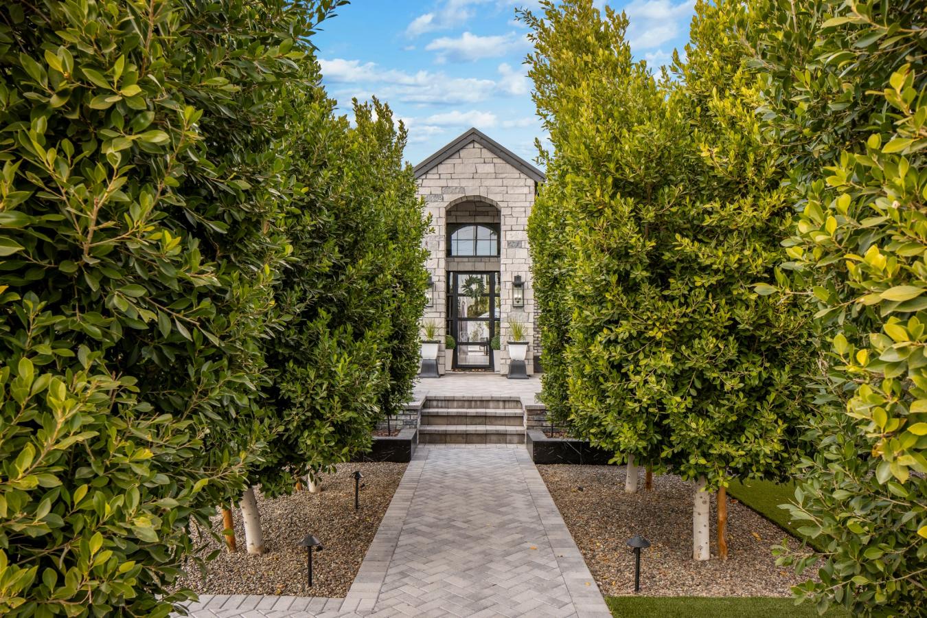 Phoenix, Arizona, 85018, United States, 5 Bedrooms Bedrooms, ,5 BathroomsBathrooms,Residential,For Sale,1726479