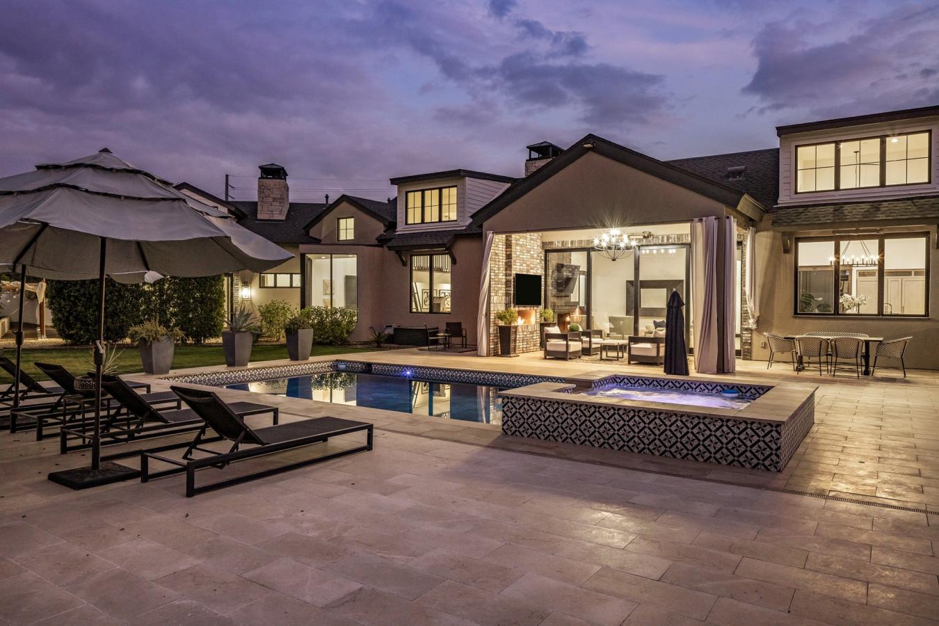 Phoenix, Arizona, 85018, United States, 5 Bedrooms Bedrooms, ,5 BathroomsBathrooms,Residential,For Sale,1726479