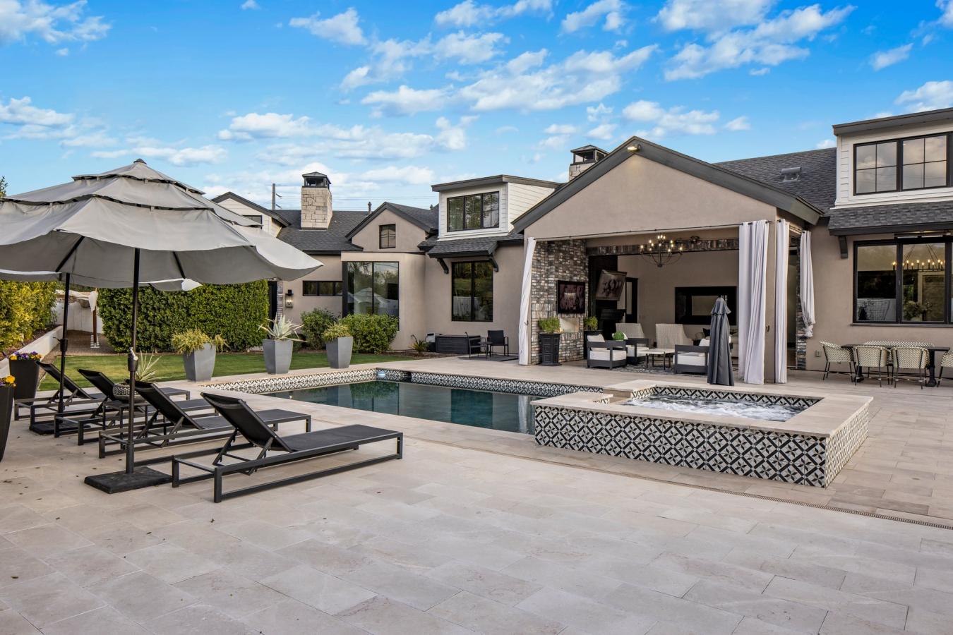 Phoenix, Arizona, 85018, United States, 5 Bedrooms Bedrooms, ,5 BathroomsBathrooms,Residential,For Sale,1726479