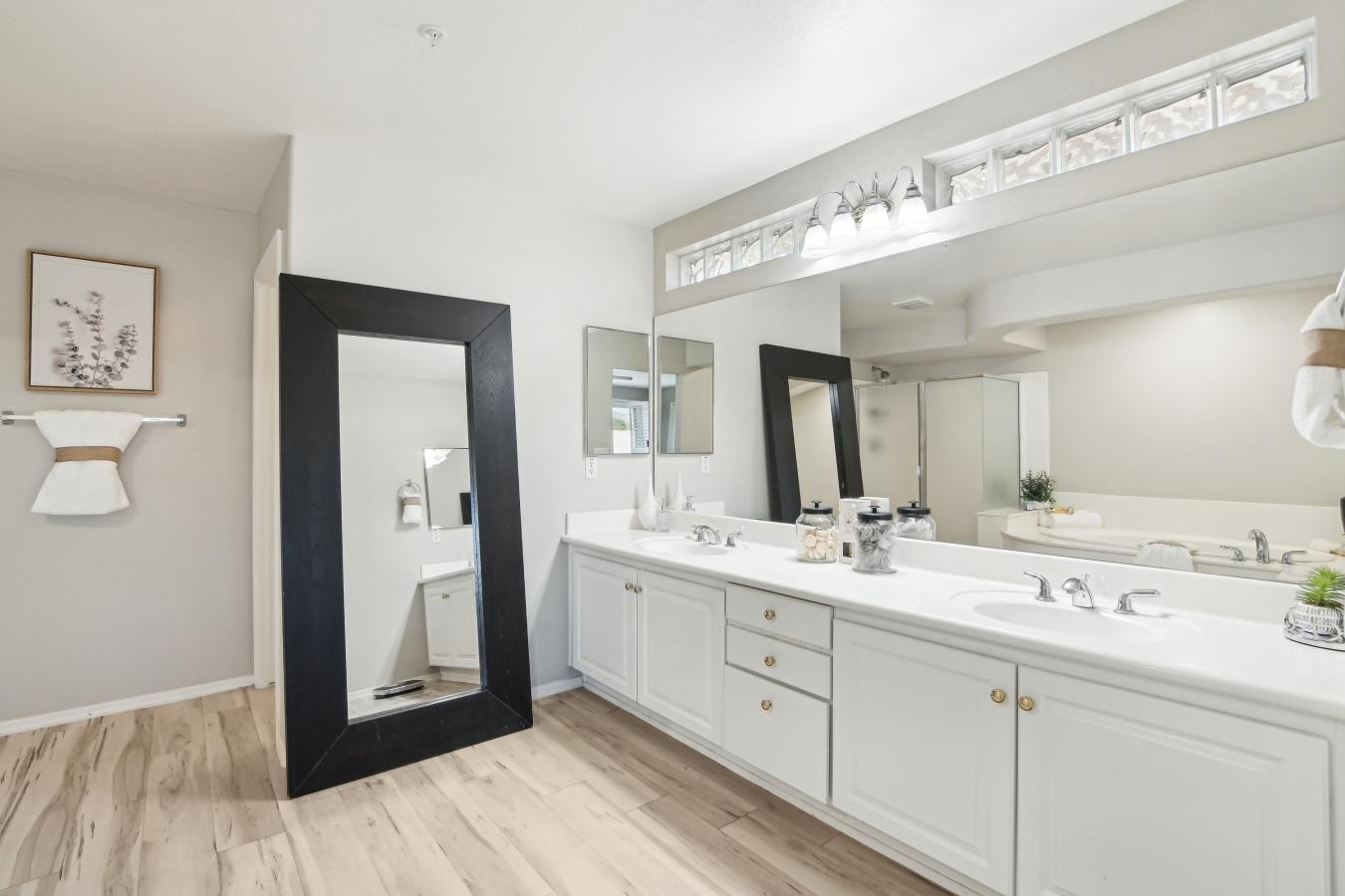 Peoria, Arizona, 85383, United States, 6 Bedrooms Bedrooms, ,4 BathroomsBathrooms,Residential,For Sale,1731142