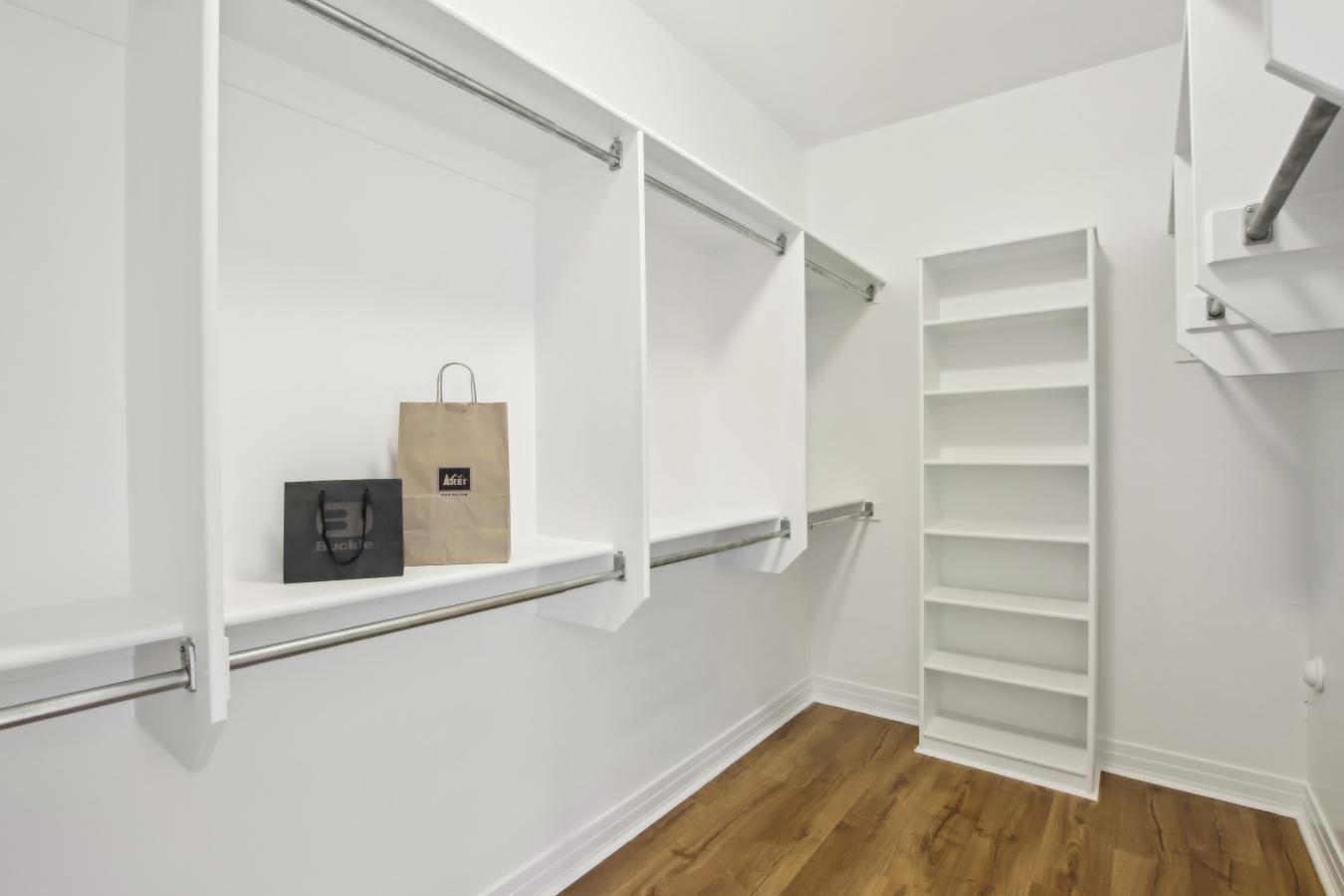 Goodyear, Arizona, 85338, United States, 5 Bedrooms Bedrooms, ,4 BathroomsBathrooms,Residential,For Sale,1731141