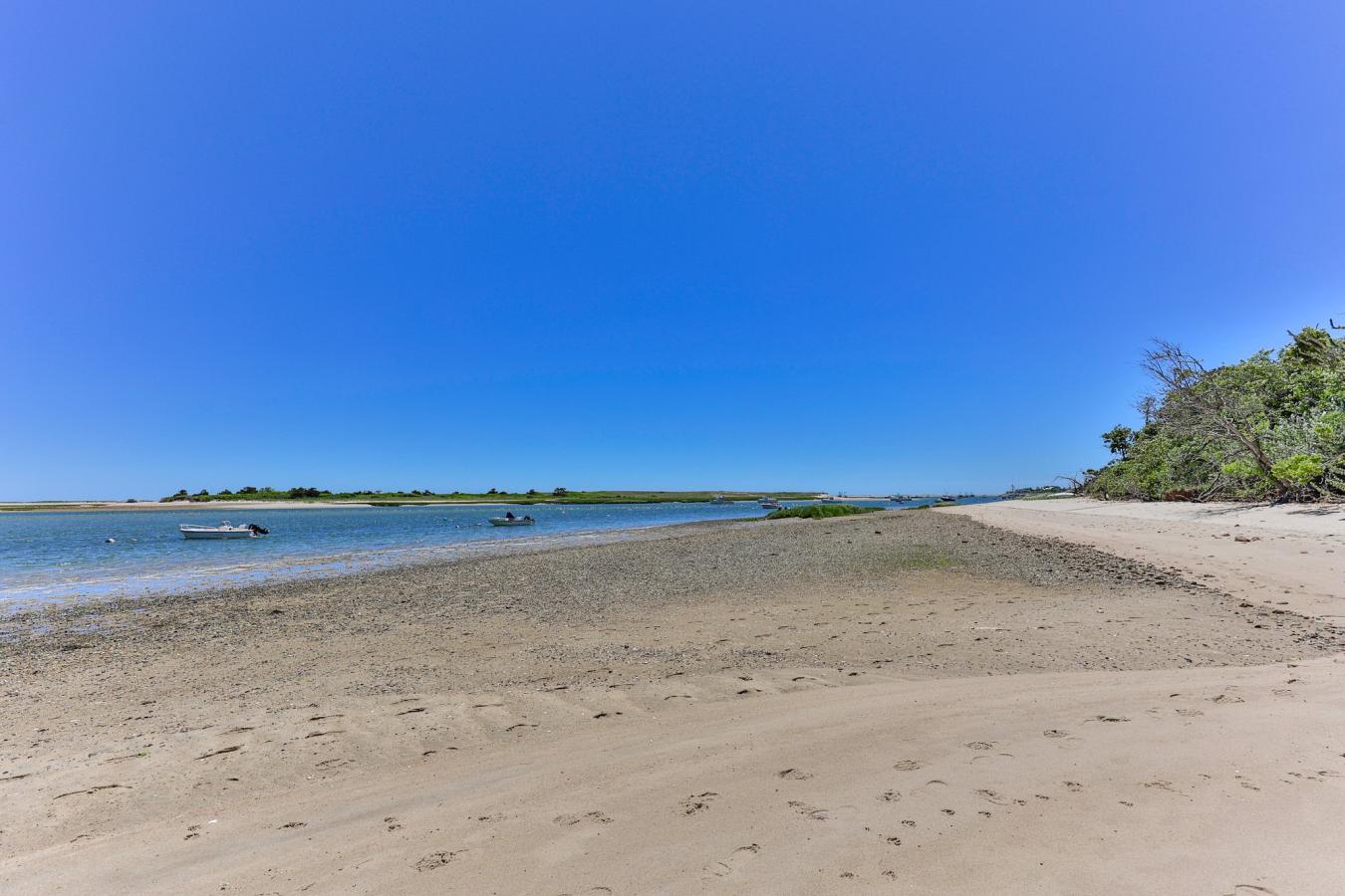 North Chatham, Massachusetts, 02650, United States, 2 Bedrooms Bedrooms, ,2 BathroomsBathrooms,Residential,For Sale,1731125