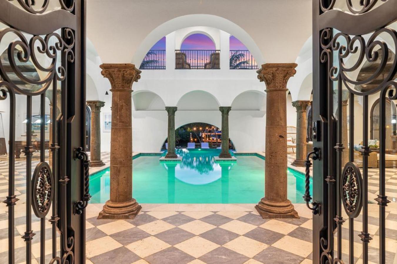 Sarasota, Florida, 34242, United States, 6 Bedrooms Bedrooms, ,6 BathroomsBathrooms,Residential,For Sale,1731119
