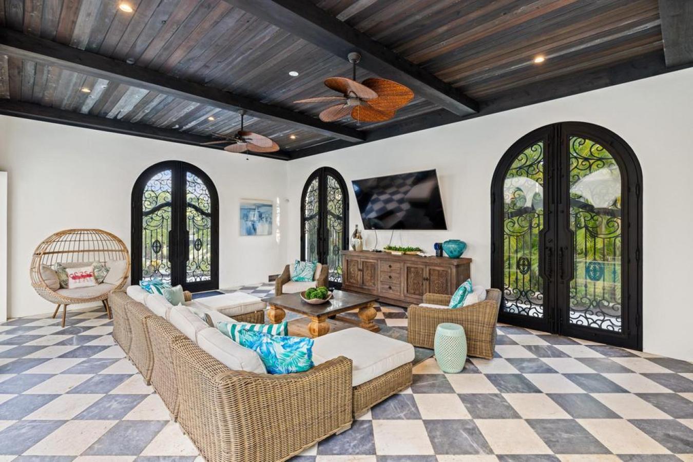 Sarasota, Florida, 34242, United States, 6 Bedrooms Bedrooms, ,6 BathroomsBathrooms,Residential,For Sale,1731119