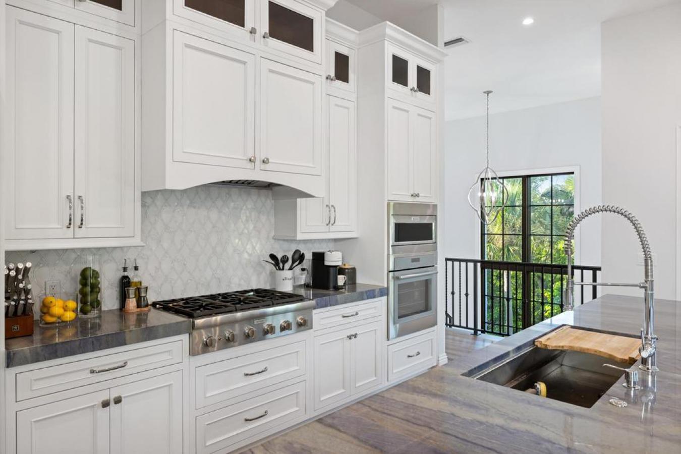 Sarasota, Florida, 34242, United States, 6 Bedrooms Bedrooms, ,6 BathroomsBathrooms,Residential,For Sale,1731119