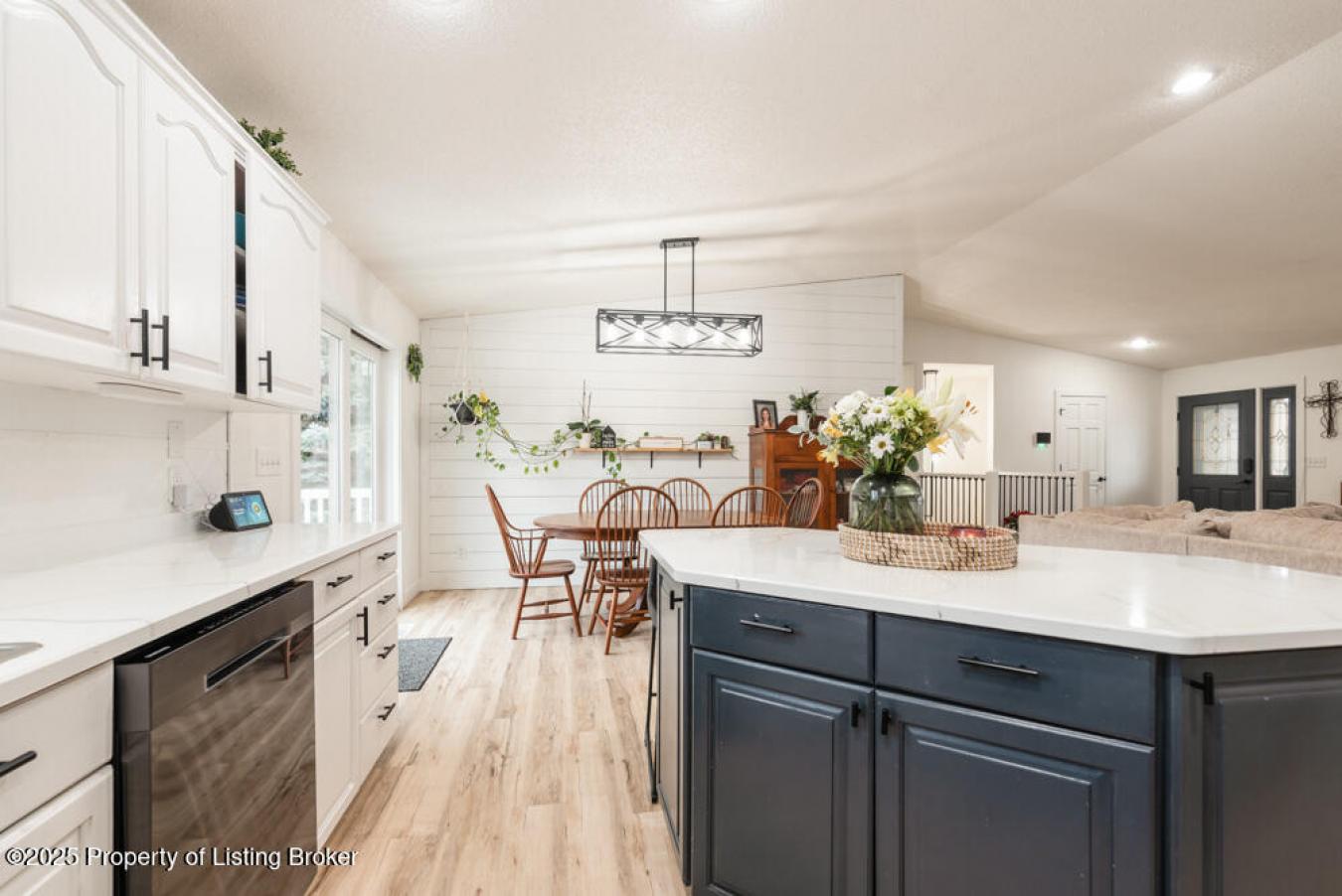 Dickinson, North Dakota, 58601, United States, 4 Bedrooms Bedrooms, ,4 BathroomsBathrooms,Residential,For Sale,1731112