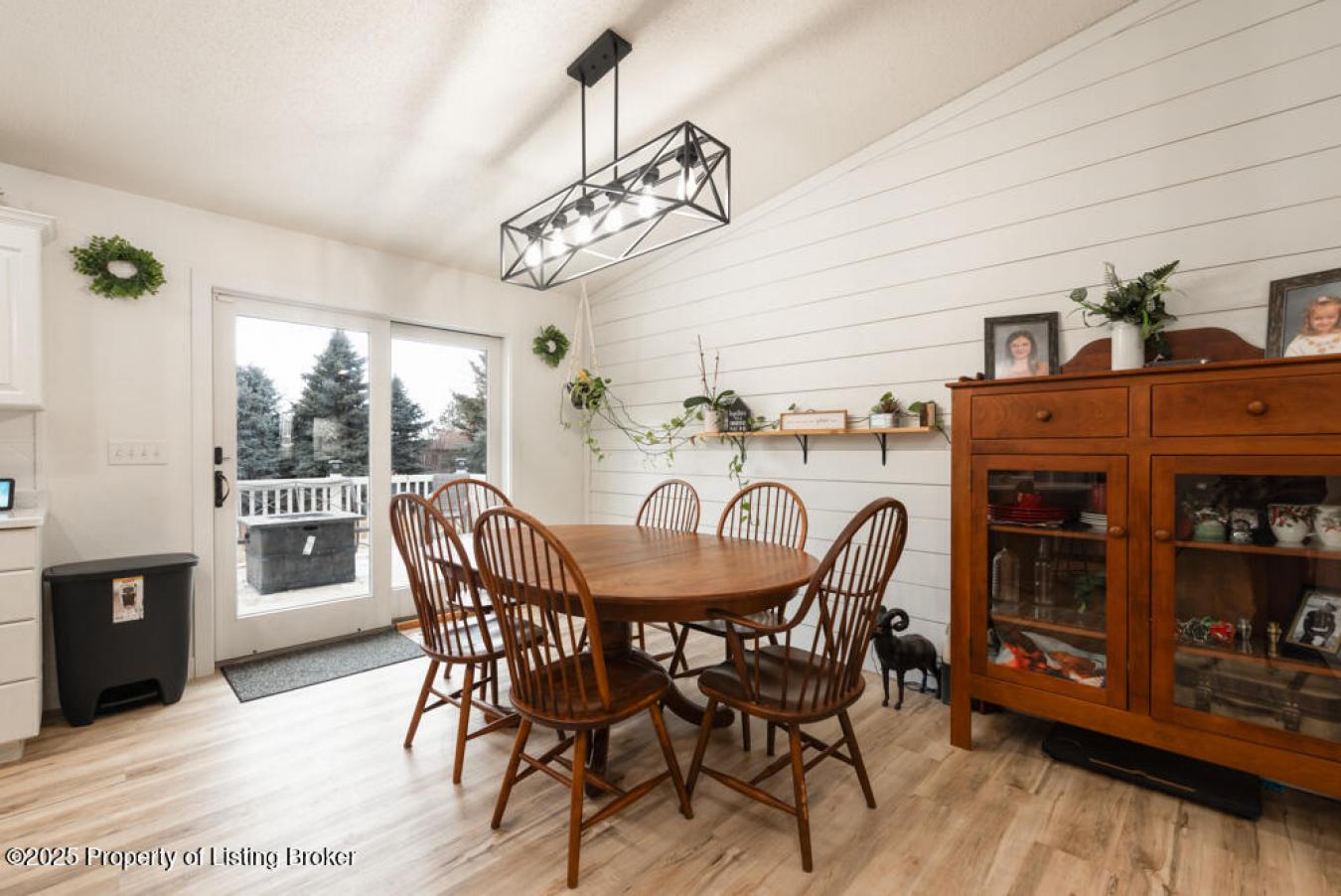 Dickinson, North Dakota, 58601, United States, 4 Bedrooms Bedrooms, ,4 BathroomsBathrooms,Residential,For Sale,1731112