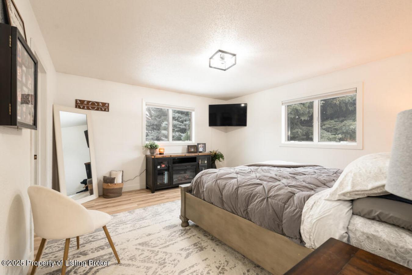 Dickinson, North Dakota, 58601, United States, 4 Bedrooms Bedrooms, ,4 BathroomsBathrooms,Residential,For Sale,1731112