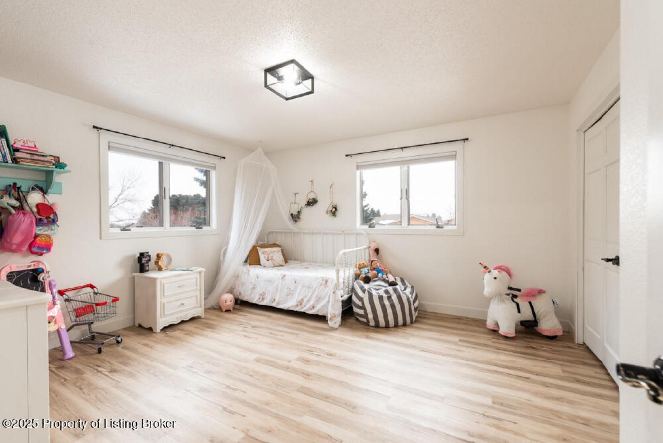 Dickinson, North Dakota, 58601, United States, 4 Bedrooms Bedrooms, ,4 BathroomsBathrooms,Residential,For Sale,1731112