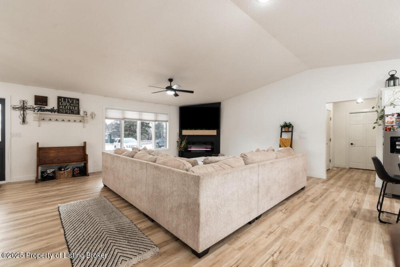 Dickinson, North Dakota, 58601, United States, 4 Bedrooms Bedrooms, ,4 BathroomsBathrooms,Residential,For Sale,1731112