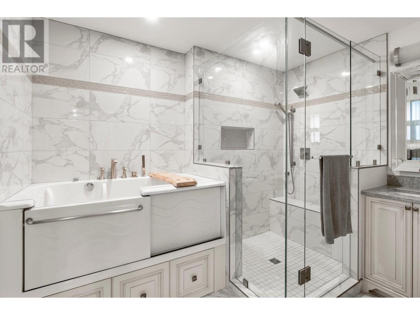 Penticton, BC, V2A3V2, Canada, 2 Bedrooms Bedrooms, ,3 BathroomsBathrooms,Residential,For Sale,1732311