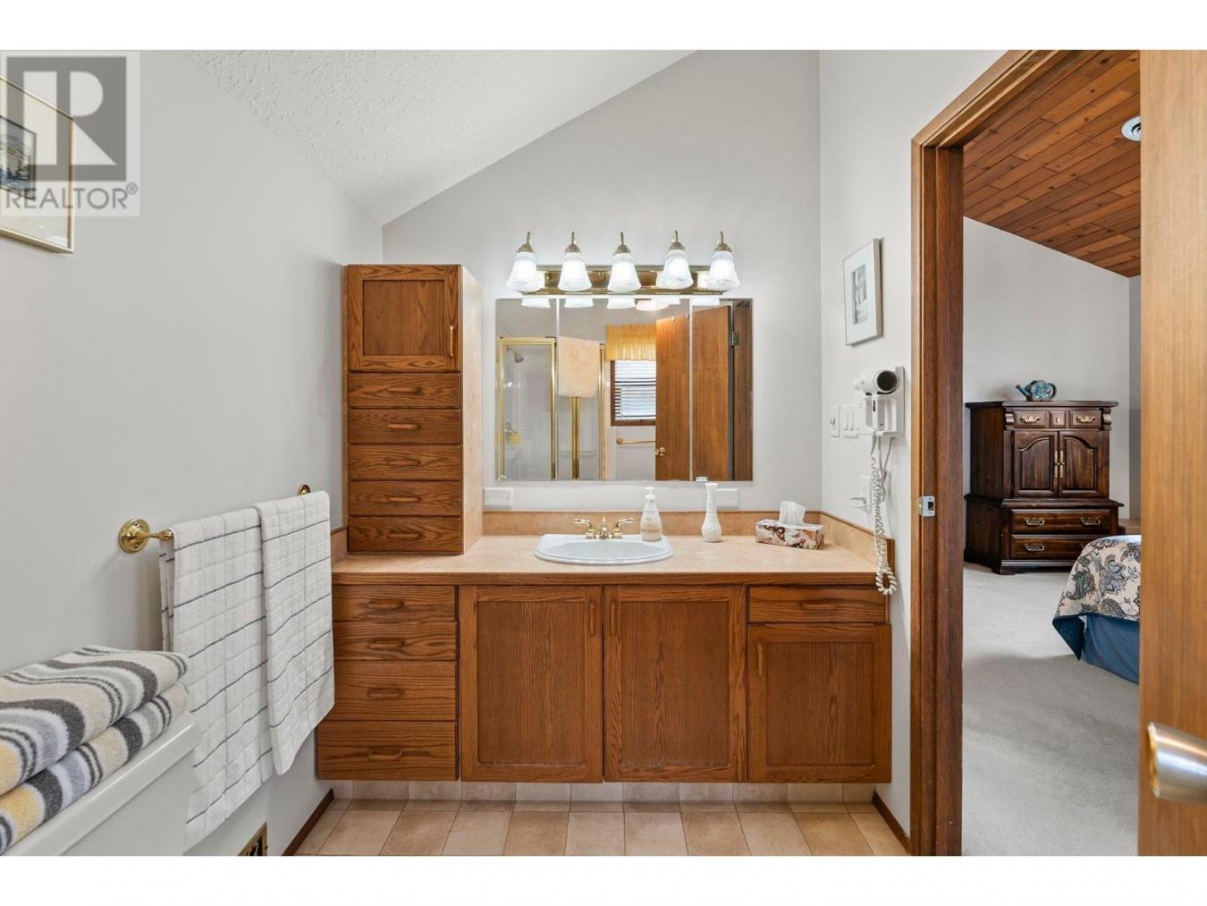 Penticton, BC, V2A3V2, Canada, 2 Bedrooms Bedrooms, ,3 BathroomsBathrooms,Residential,For Sale,1732311
