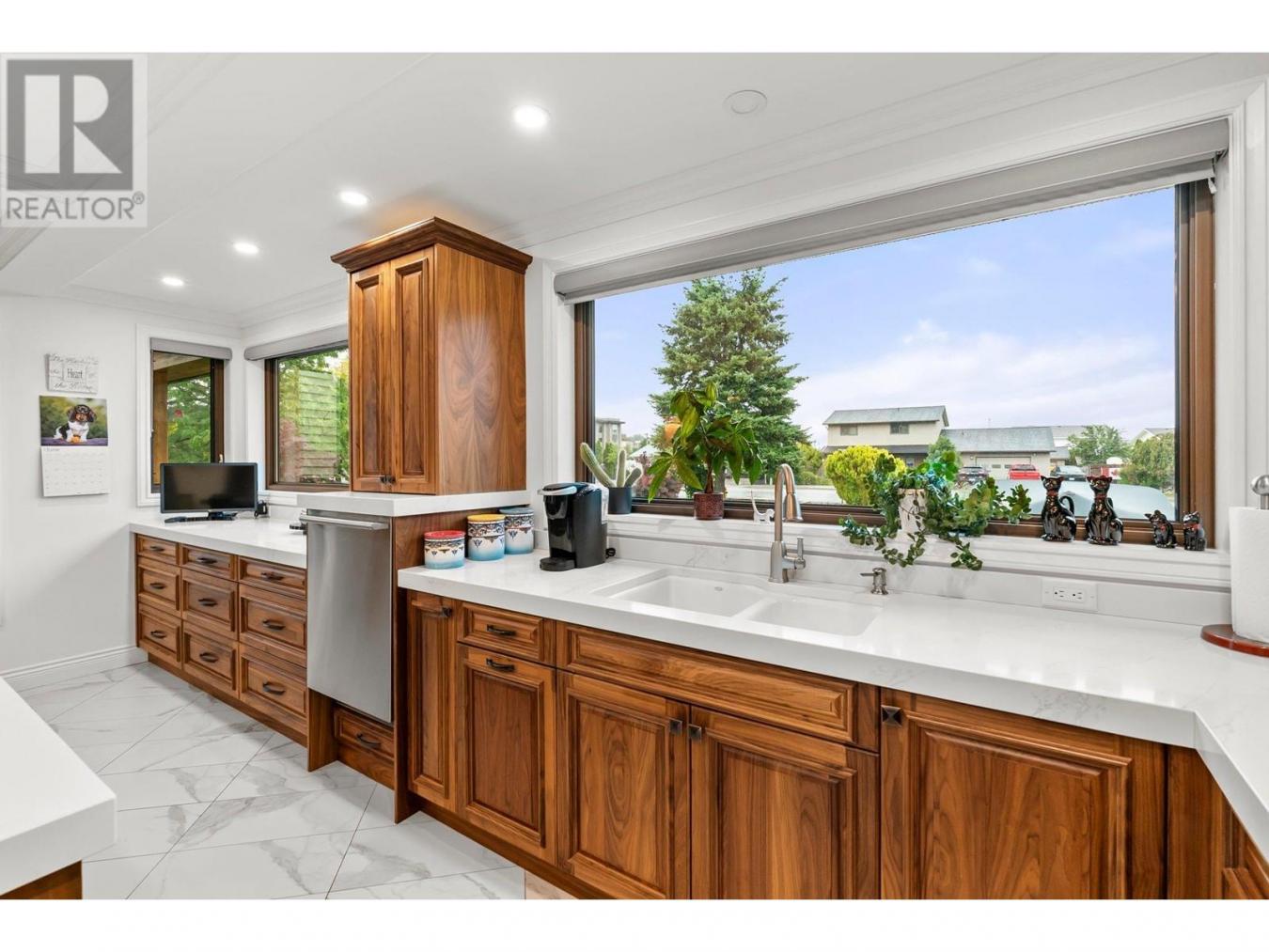 Penticton, BC, V2A3V2, Canada, 2 Bedrooms Bedrooms, ,3 BathroomsBathrooms,Residential,For Sale,1732311