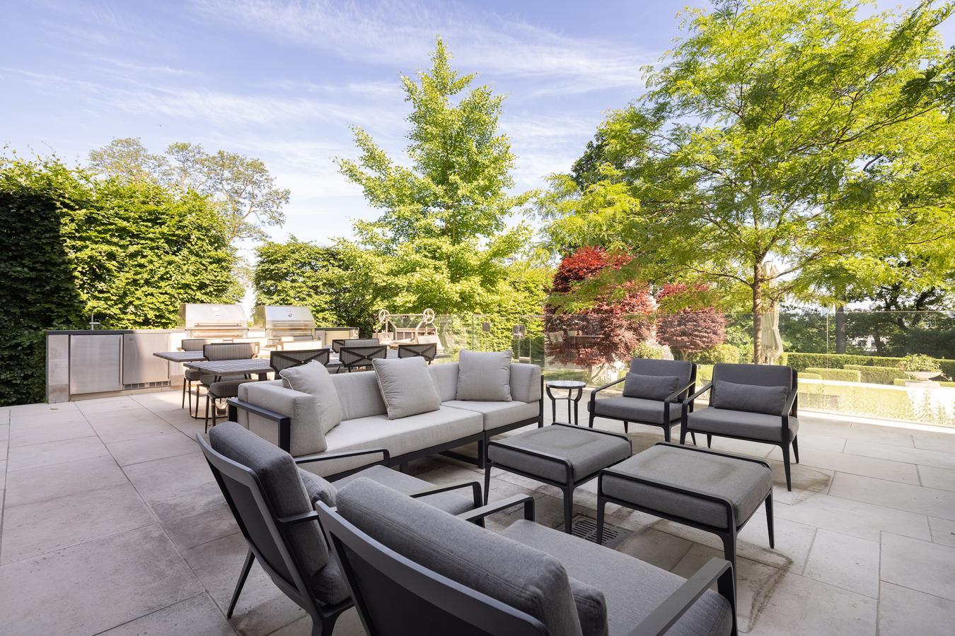 Toronto, ON, M5R 2W1, Canada, 6 Bedrooms Bedrooms, ,9 BathroomsBathrooms,Residential,For Sale,1734287