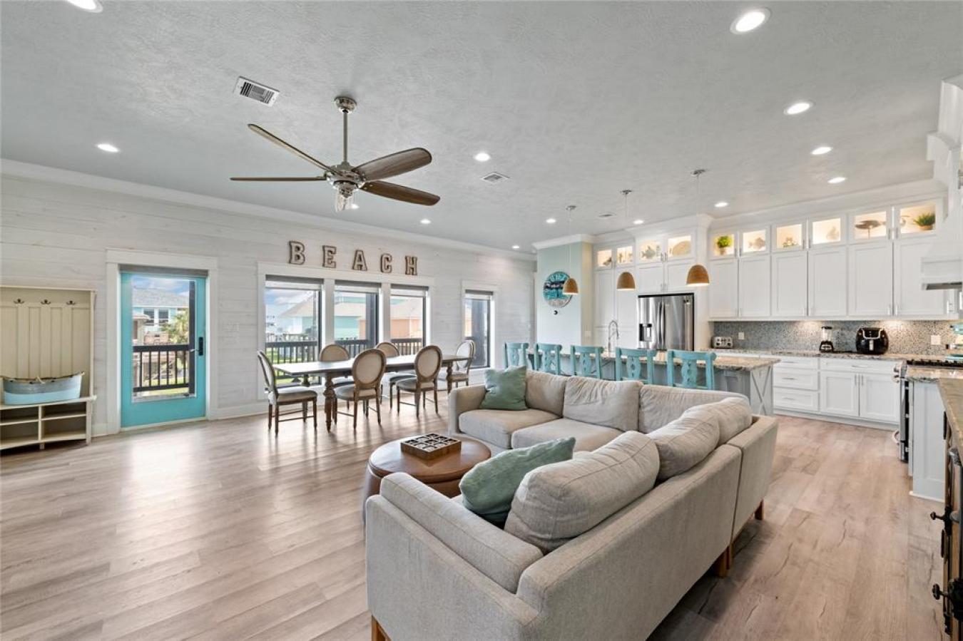 Crystal Beach, Texas, 77650, United States, 5 Bedrooms Bedrooms, ,5 BathroomsBathrooms,Residential,For Sale,1732295