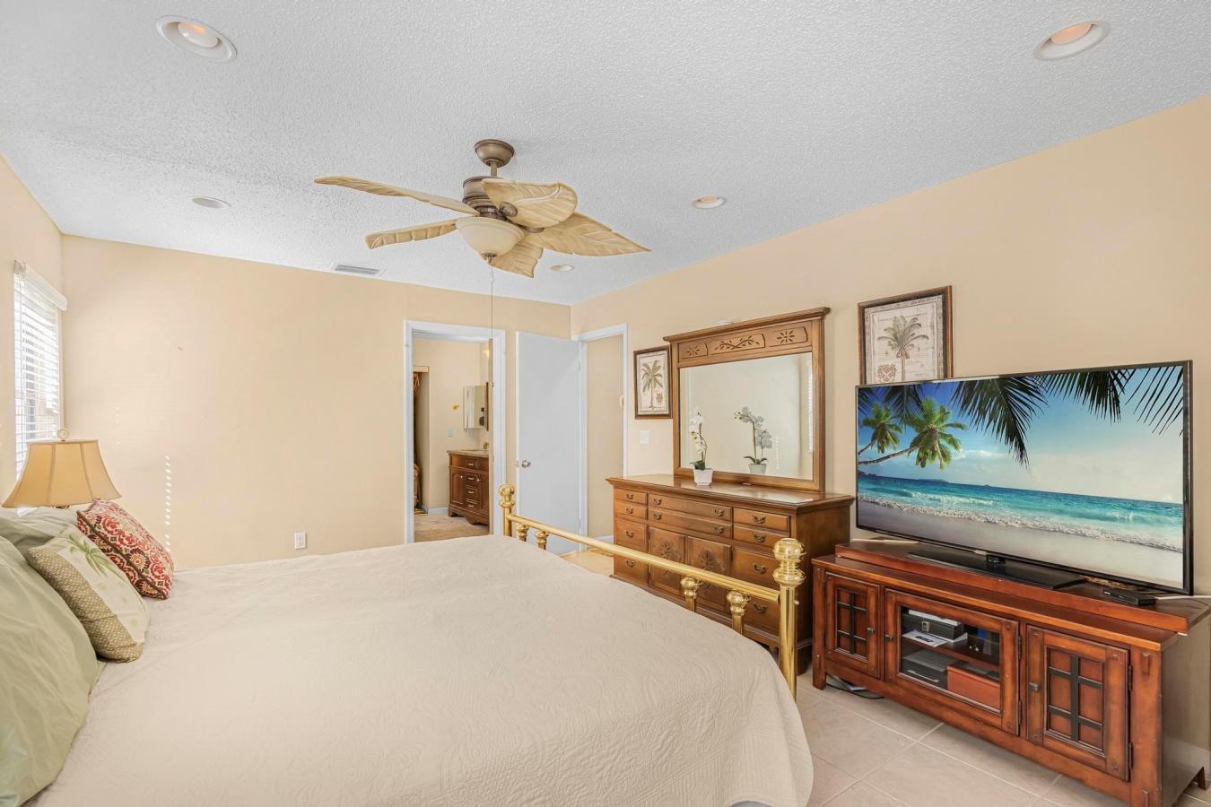 Delray Beach, Florida, 33445, United States, 4 Bedrooms Bedrooms, ,2 BathroomsBathrooms,Residential,For Sale,1734285