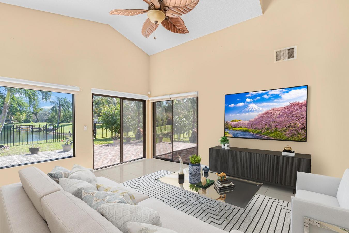 Delray Beach, Florida, 33445, United States, 4 Bedrooms Bedrooms, ,2 BathroomsBathrooms,Residential,For Sale,1734285