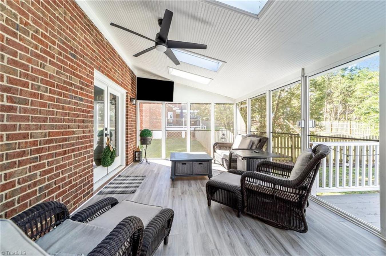 Greensboro, North Carolina, 27408, United States, 4 Bedrooms Bedrooms, ,2 BathroomsBathrooms,Residential,For Sale,1734284