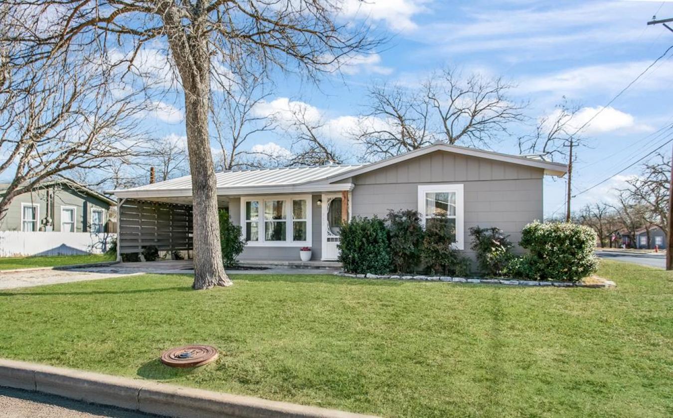 Fredericksburg, Texas, 78624, United States, 2 Bedrooms Bedrooms, ,1 BathroomBathrooms,Residential,For Sale,1734278