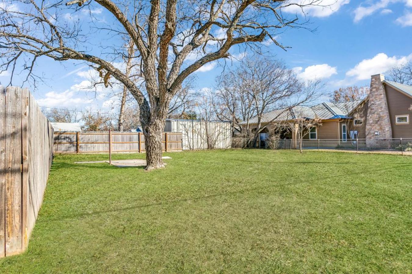 Fredericksburg, Texas, 78624, United States, 2 Bedrooms Bedrooms, ,1 BathroomBathrooms,Residential,For Sale,1734278