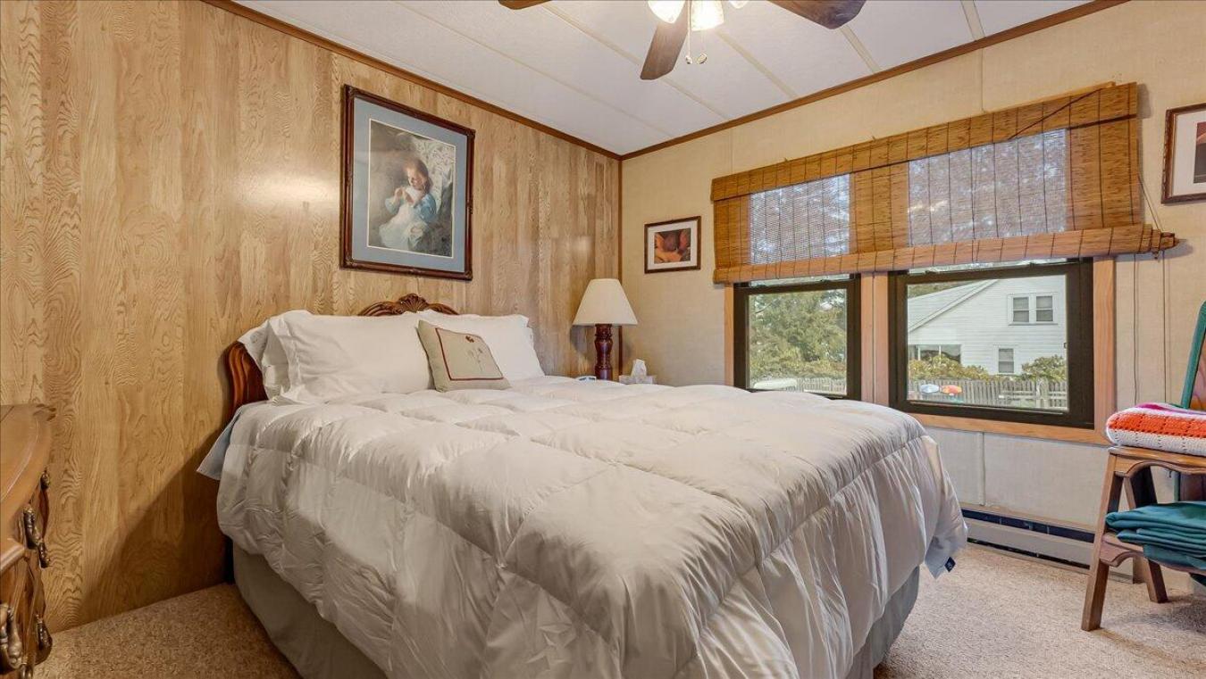 Lake Harmony, Pennsylvania, 18624, United States, 6 Bedrooms Bedrooms, ,3 BathroomsBathrooms,Residential,For Sale,1734274