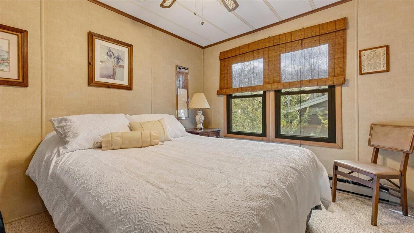 Lake Harmony, Pennsylvania, 18624, United States, 6 Bedrooms Bedrooms, ,3 BathroomsBathrooms,Residential,For Sale,1734274