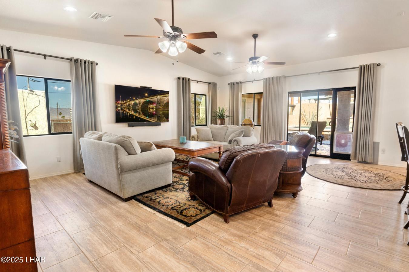 Lake Havasu City, Arizona, 86404, United States, 4 Bedrooms Bedrooms, ,3 BathroomsBathrooms,Residential,For Sale,1941573