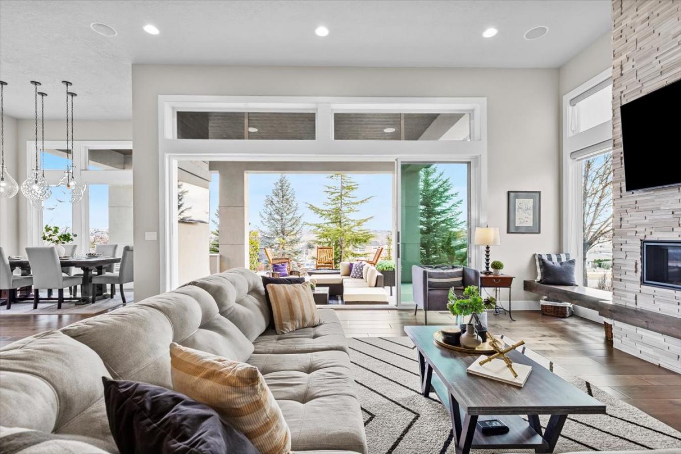 Boise, Idaho, 83716, United States, 4 Bedrooms Bedrooms, ,3 BathroomsBathrooms,Residential,For Sale,1747186