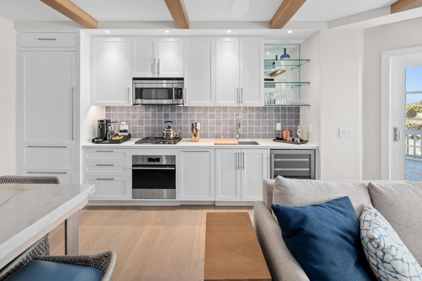 Coronado, California, 92118, United States, 2 Bedrooms Bedrooms, ,2 BathroomsBathrooms,Residential,For Sale,1734266