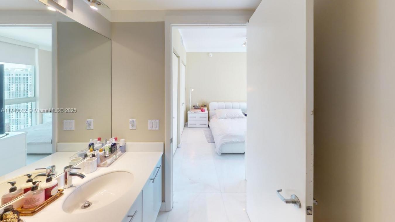 Miami, Florida, 33130, United States, 2 Bedrooms Bedrooms, ,2 BathroomsBathrooms,Residential,For Sale,1734264