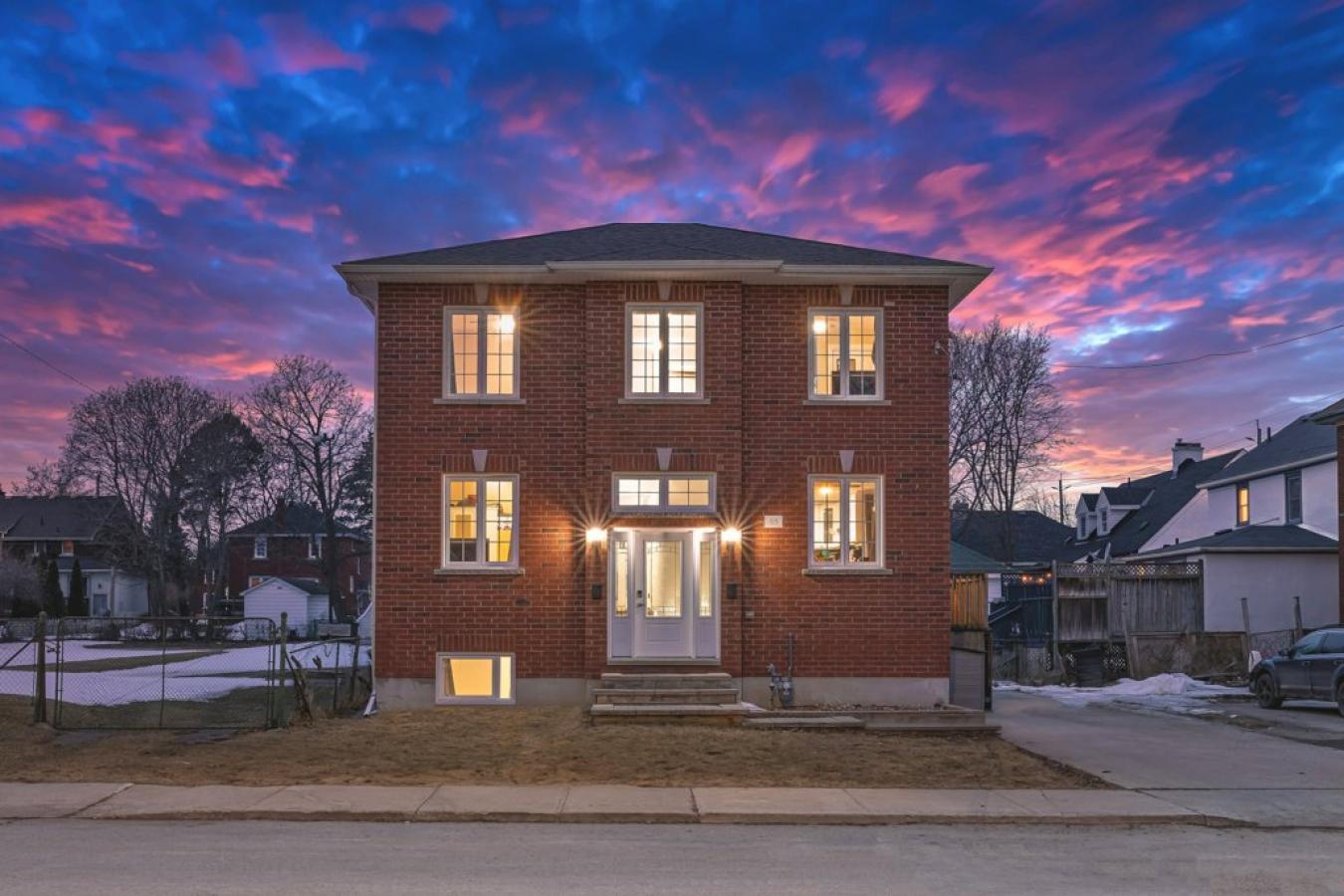 Kingston, ON, K7L0B5, Canada, 8 Bedrooms Bedrooms, ,4 BathroomsBathrooms,Residential,For Sale,1905293