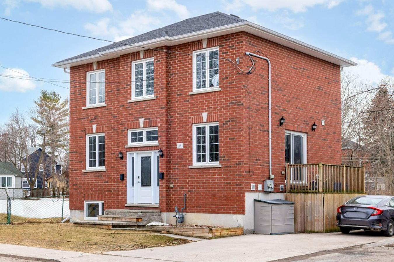 Kingston, ON, K7L0B5, Canada, 8 Bedrooms Bedrooms, ,4 BathroomsBathrooms,Residential,For Sale,1905293