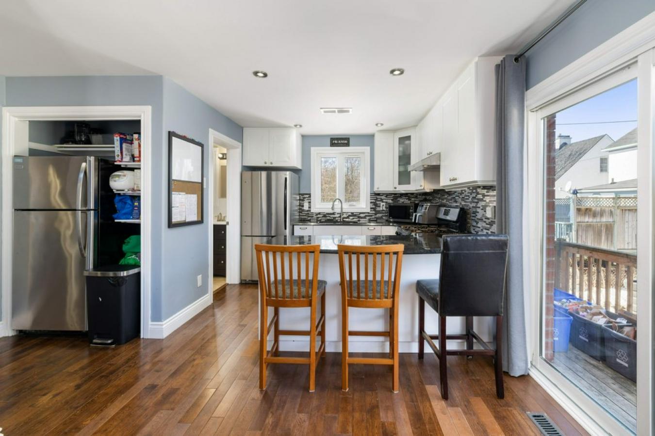 Kingston, ON, K7L0B5, Canada, 8 Bedrooms Bedrooms, ,4 BathroomsBathrooms,Residential,For Sale,1905293