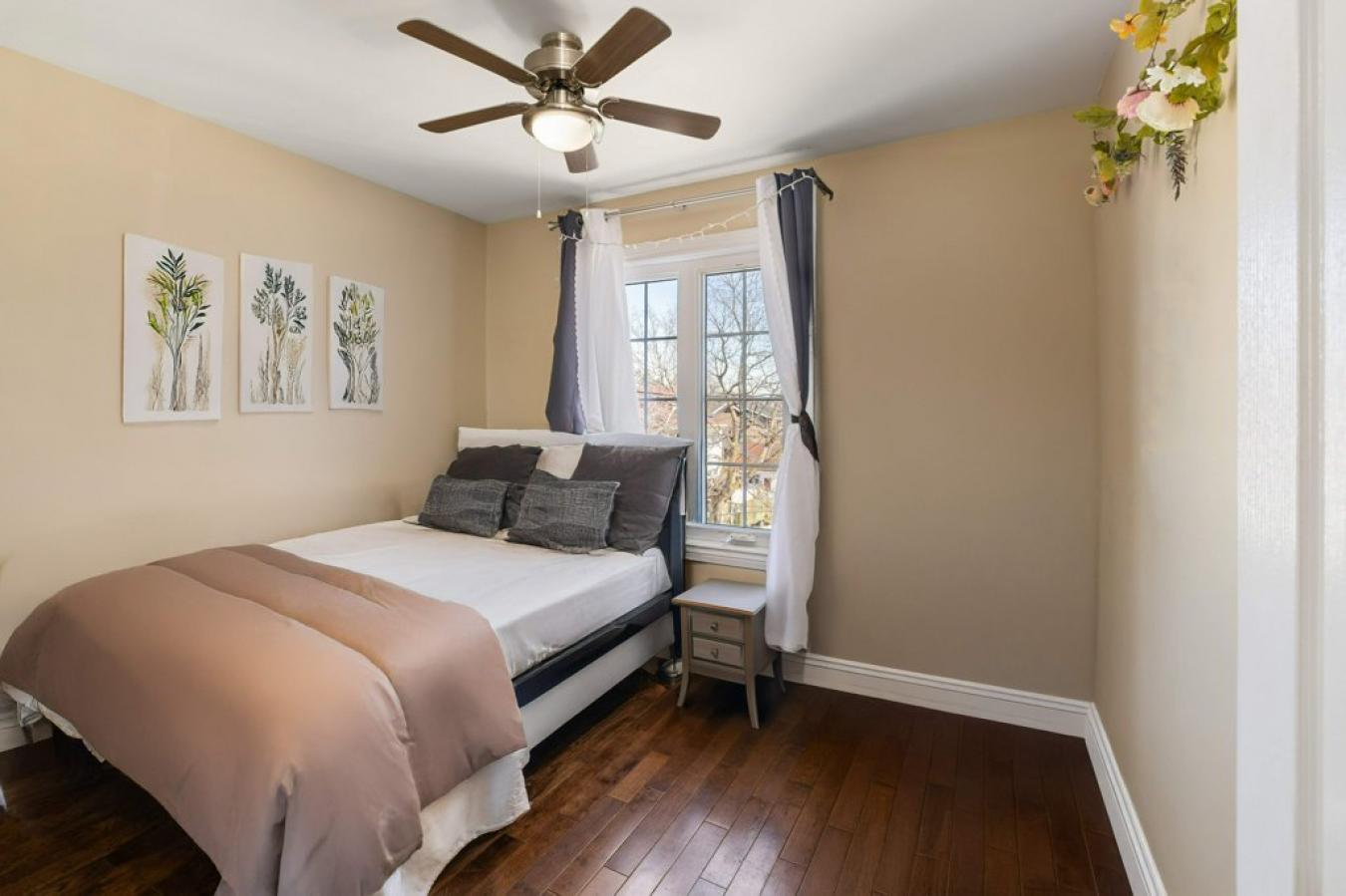 Kingston, ON, K7L0B5, Canada, 8 Bedrooms Bedrooms, ,4 BathroomsBathrooms,Residential,For Sale,1905293